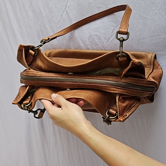 Leather shoulder bag - Picture 8 of 12